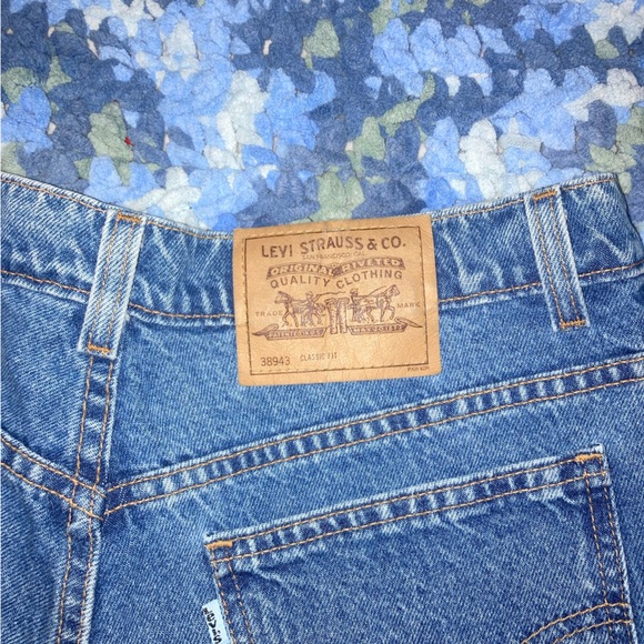 Vinatge Levi’s Jean denim shorts high rise 910 classic fit, like new size 14 - Picture 2 of 7